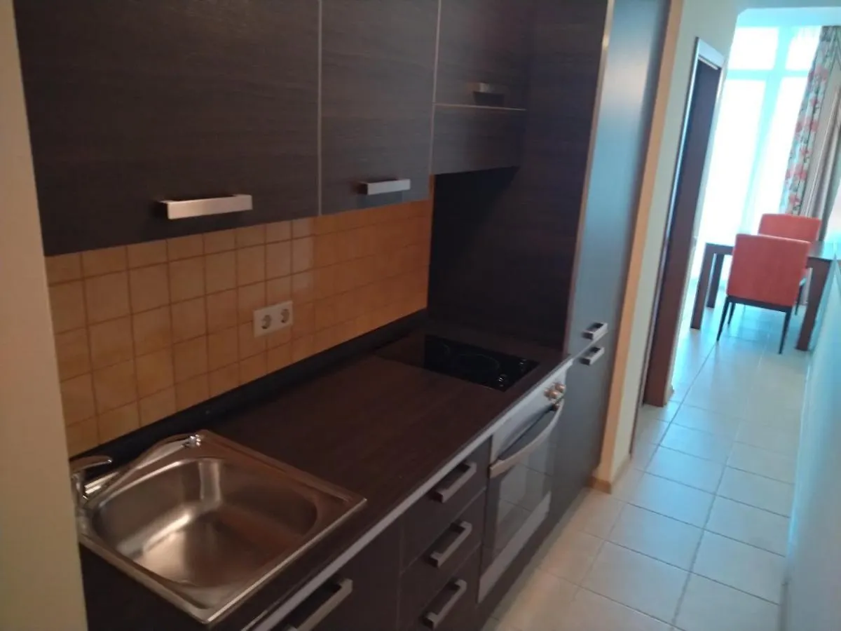 Апартамент Сънсет Ризорт Pomorie 5*,